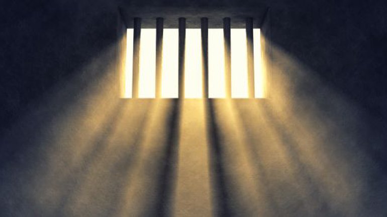 Il secoue les murs de votre prison