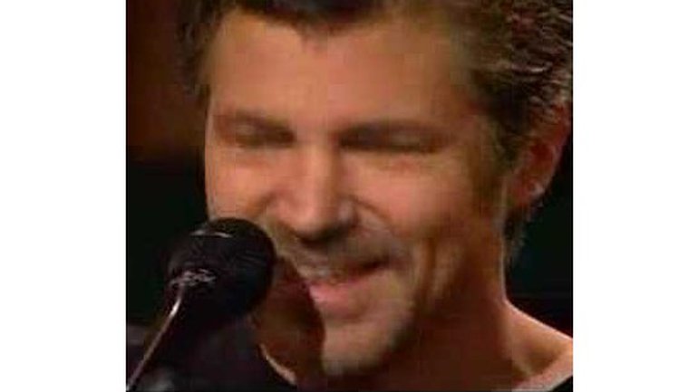 Toute la terre - Anglais All the earth - Paul Baloche - Live Acoustique