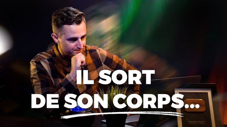 IL SORT DE SON CORPS !! 😱😱