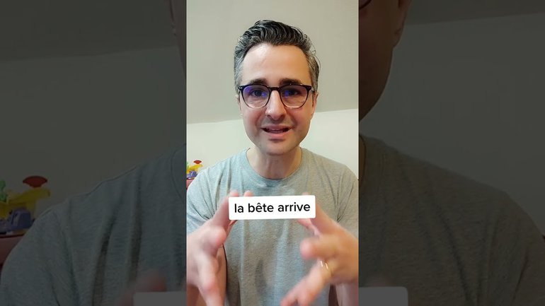 La bête arrive...