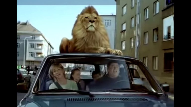 Le diable est comme un lion rugissant (Détournement de pub)