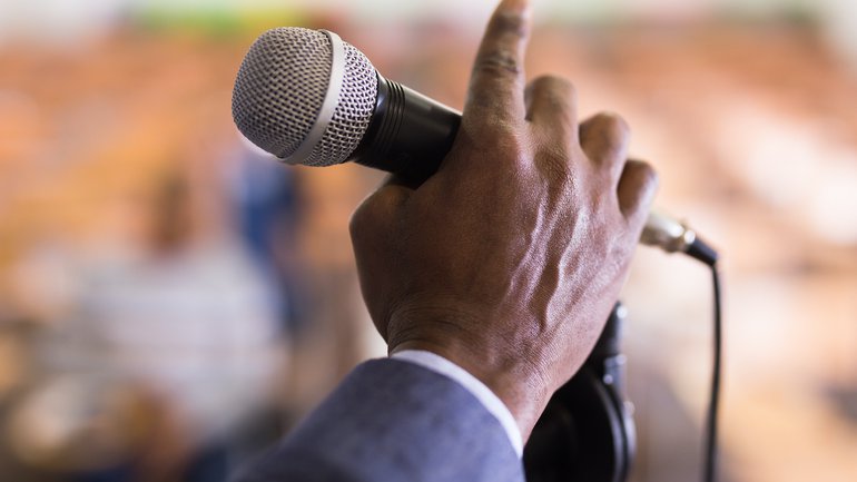 Est-il normal que le leadership dans l’Église soit assuré principalement par les hommes ?