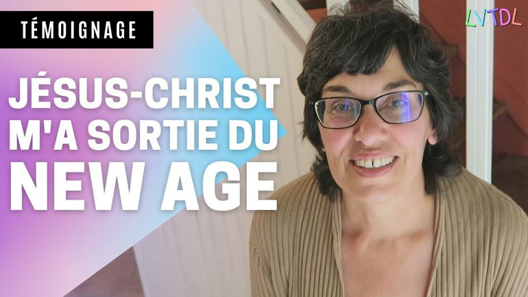 27 ans à chercher la paix dans l'ésotérisme, le bouddhisme et le new age. Sophie