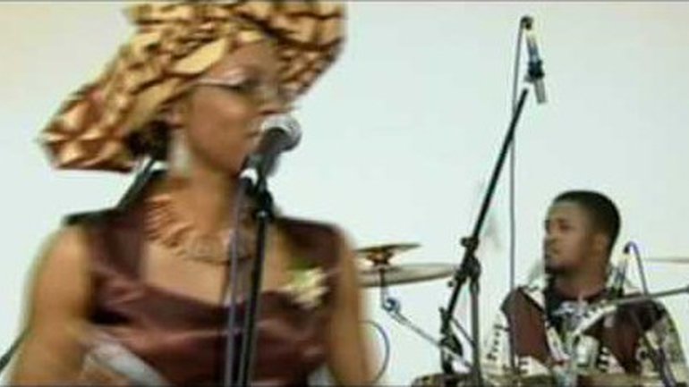 Sonnie Badu et Blessing Vani - Siya Kudu Misa