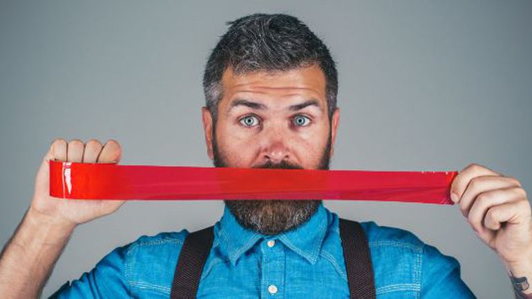 L’amour garde la bouche fermée