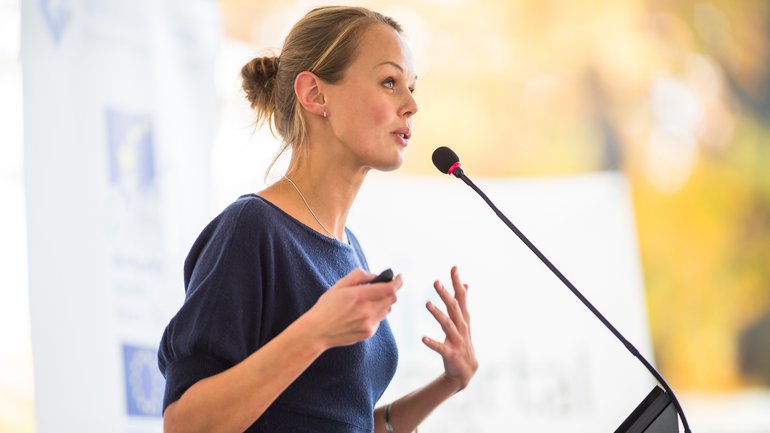 Quelques réflexions sur le ministère féminin