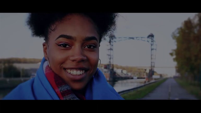Légendaire Emjy - Gloire à Son nom (clip officiel)