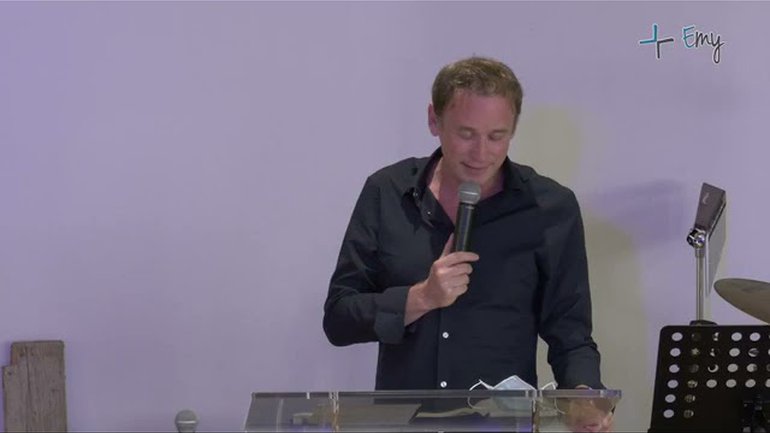 Le jeune homme qui a quitté son cercueil