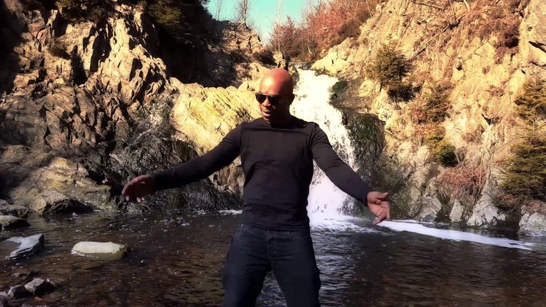 LEGENDAIRE EMJY - RENAISSANCE (OFFICIAL VIDEO)